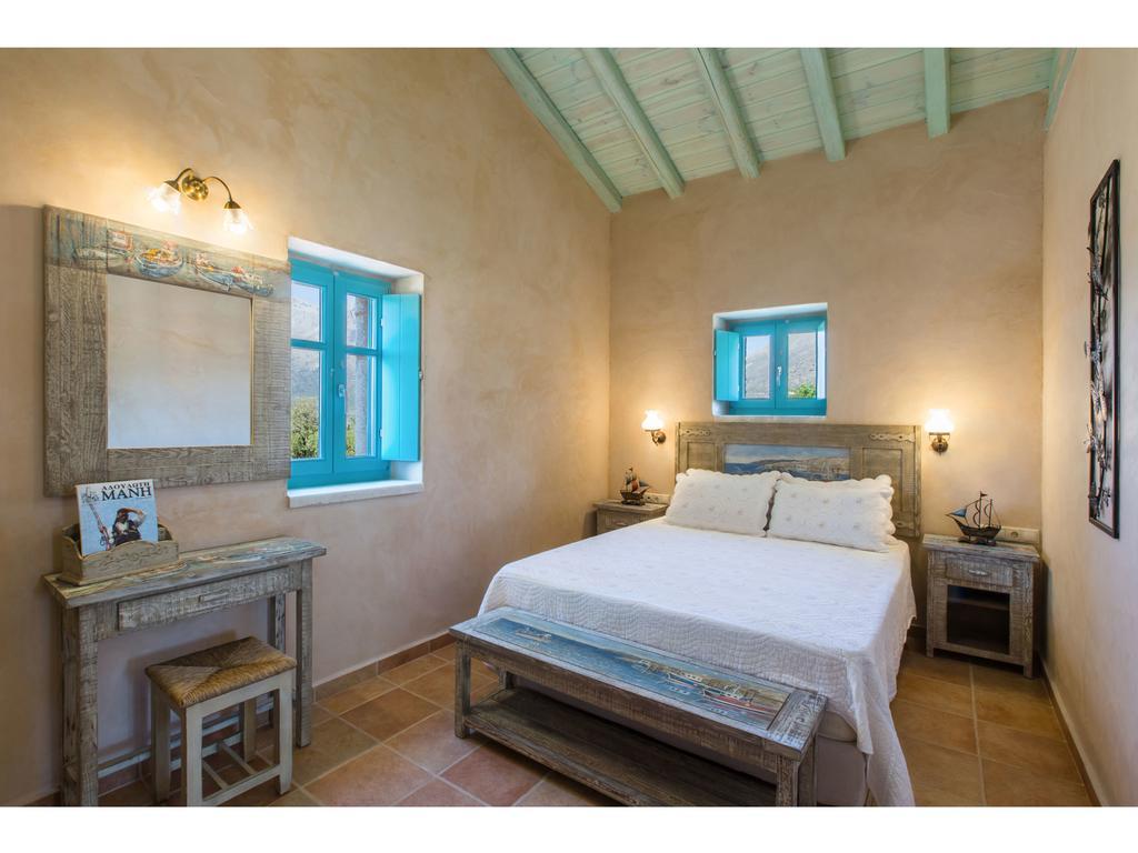 Pandora Aparthotel Pírgos Dhiroú Exteriör bild